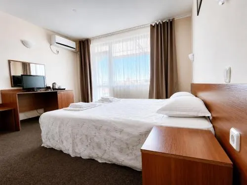 Sandor Hotel - Image 1