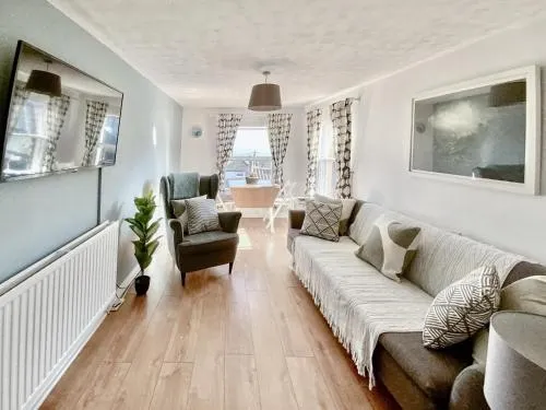 Corner View - Image 1