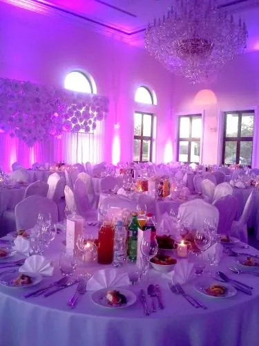 Hotel i Restauracja Rózany Dwór - Image 1