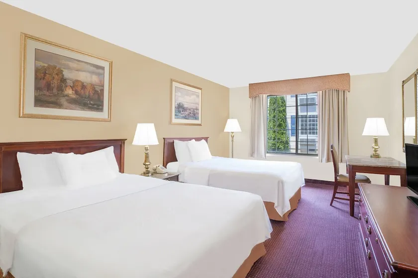 Victorian Inn - Image 1