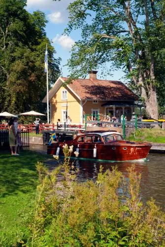 Hajstorp Slusscafé & Vandrarhem - Image 1