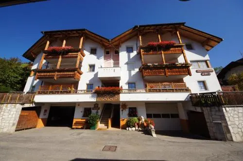 Gasthof La Pli Apartments - Image 1