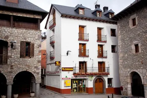 Apartamentos Mazcaray - Image 1
