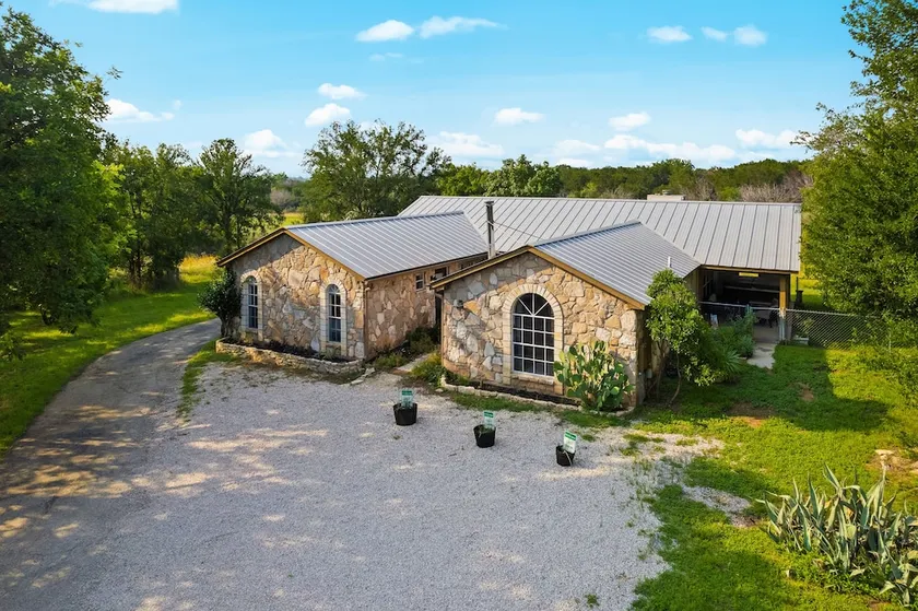 2br Texas Countryside Home w/ Hot Tub! - Image 1
