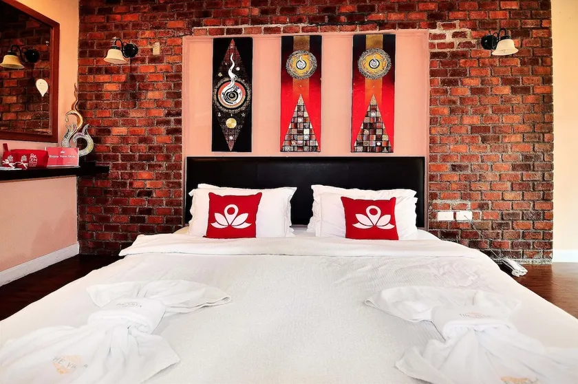 The Villa 71 Resort - Image 1