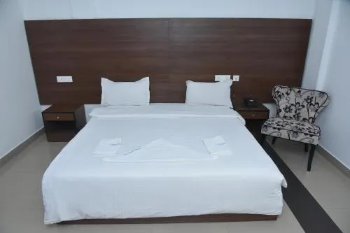 Hotel Mayur Residency - Image 1