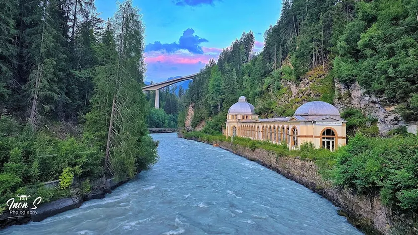 Hotel Scuol Palace - Image 1
