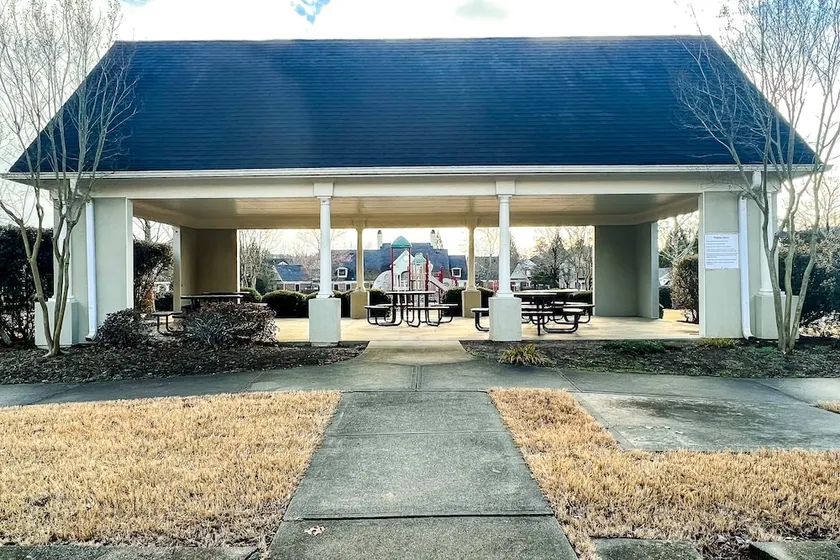Amazin Lrg 3 Bed house w/ King bed - Image 1