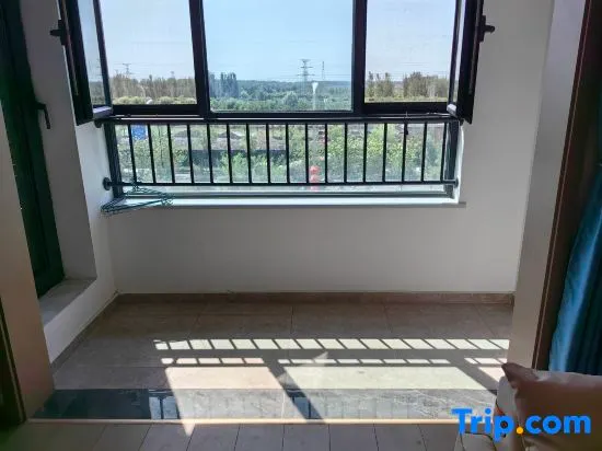 Rongcheng Zehui Apartment (Juxian Garden Branch) - Image 1