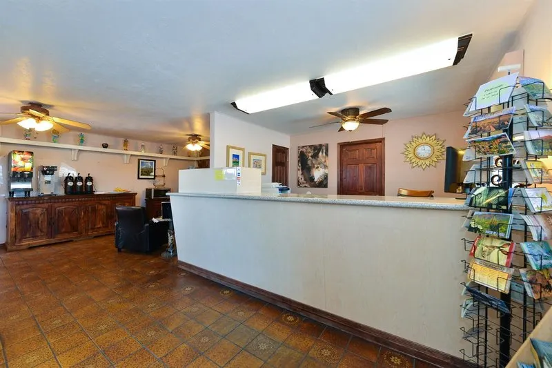 Americas Best Value Inn Tucson - Image 1