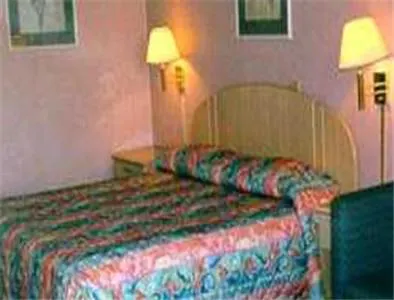 Royal Inn Lumberton - Image 1