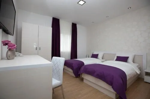 Room’s Ino - Image 1