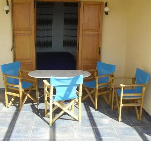 Eriki Studios & Apartments - Image 1