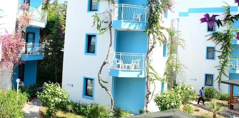 Costa Blu - Image 1