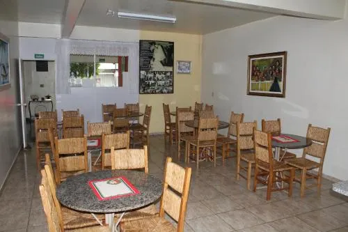 Sandro Hotel - Image 1