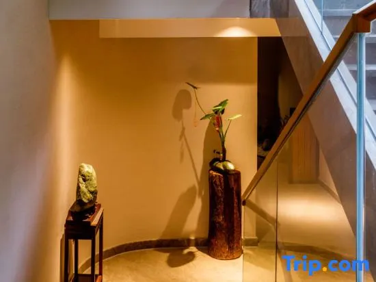 Cheung Kong stone residence - Image 1