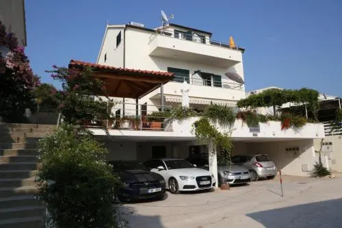 Apartments Plazibat - Image 1