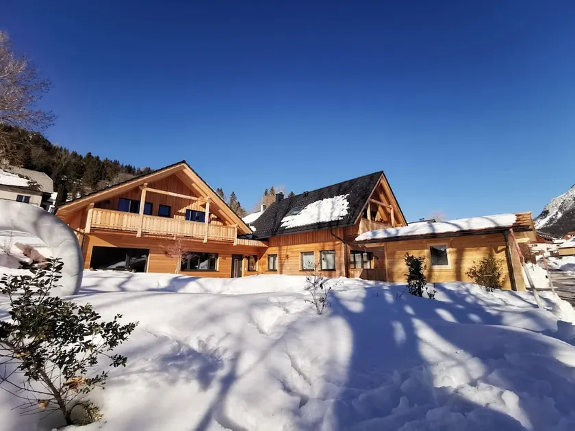 Premium chalet i Tauplitz med sauna og pool - Image 1