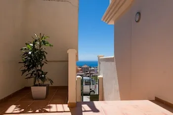 Apartamentos Altos de Capistrano Canovas - Image 1