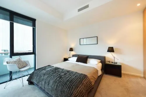 Melbourne Seaviews, Pool & Tennis - Image 1