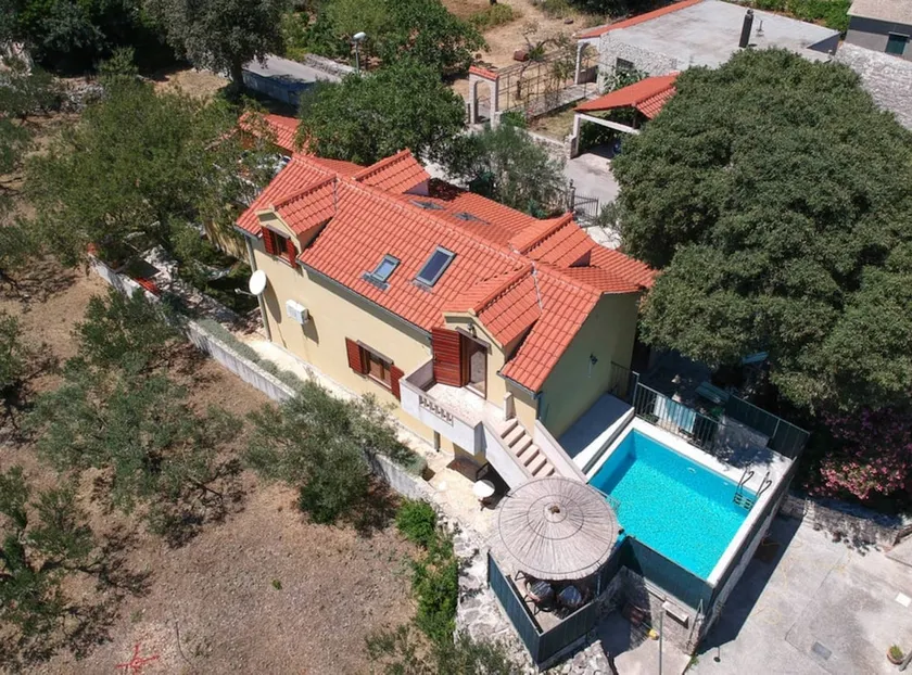 Peaceful Island Haven With Pool, BBQ & Games Area - Image 1