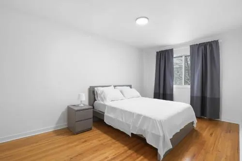 Free Parking Gorgeous 3Bedrooms - Image 1