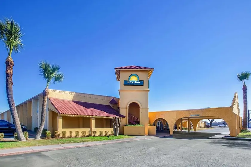 La Quinta Inn Del Rio - Image 1