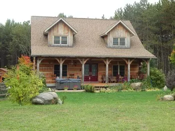 Moonstone Bed and Breakfast - Image 1
