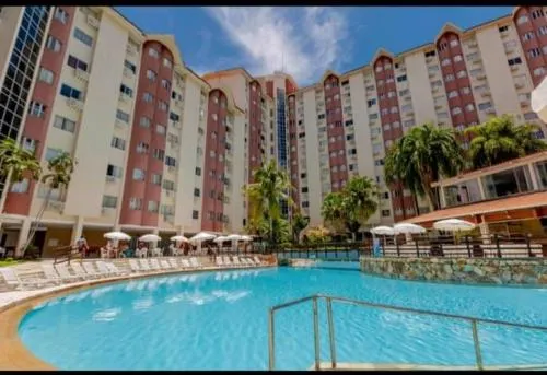 HotSprings B3 Hotels - Suite Premium - Image 1