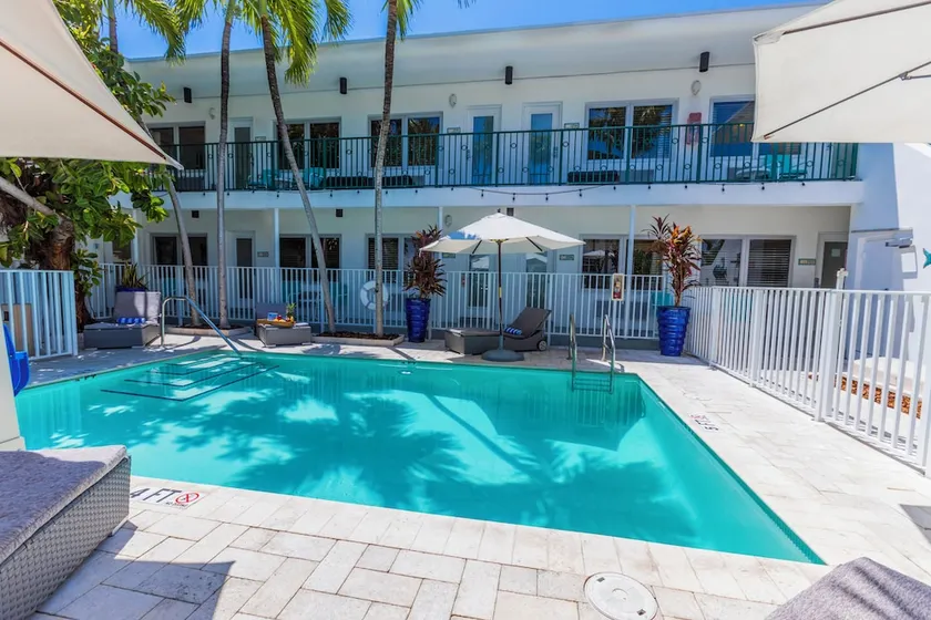 Seaside All Suites Hotel - Image 1