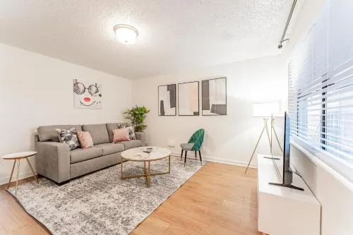 Chic 2BR near Triangle with king beds & pool - Image 1