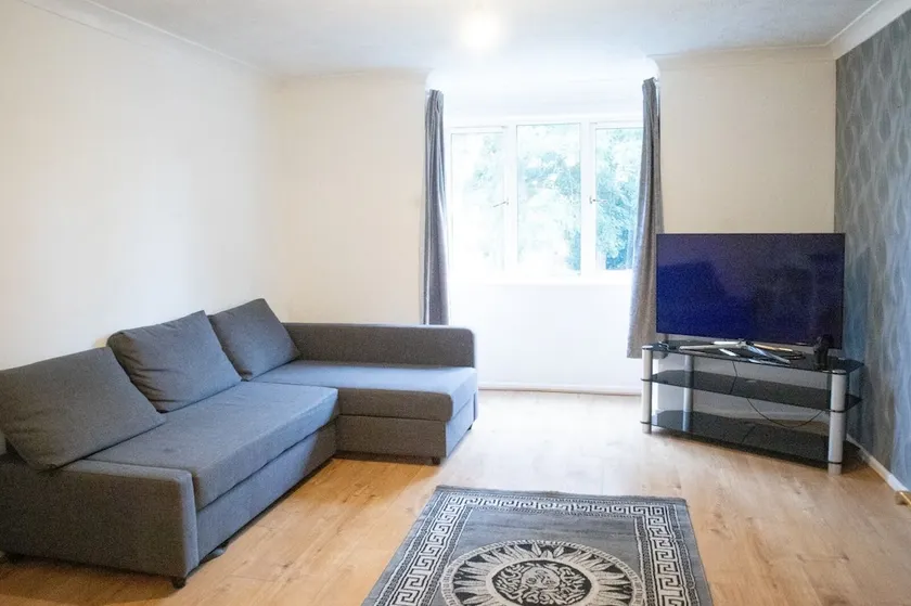 Beautiful 2-bed Apart in Southampton - Image 1
