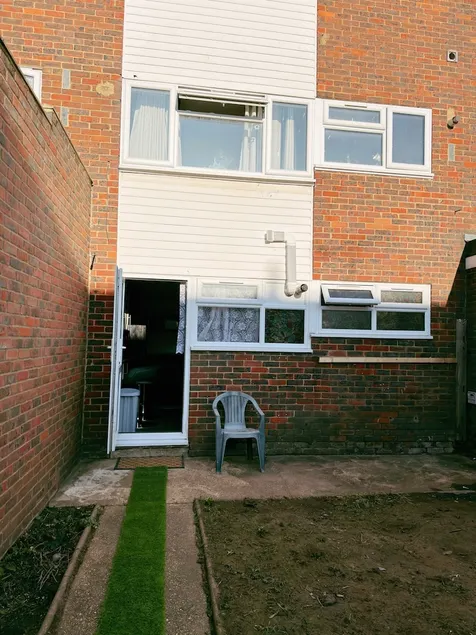 Cozy One Bed Apartment Near Heathrow - Image 1