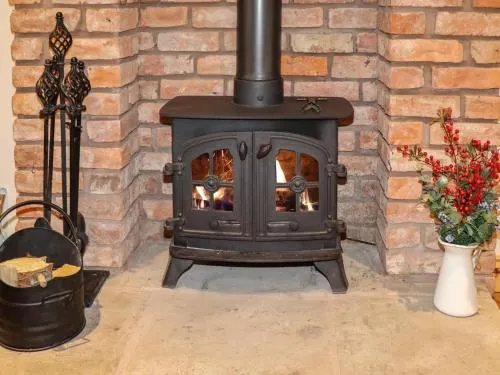The Granary, Biddulph - Image 1