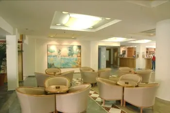 Minos Aparthotel - Image 1