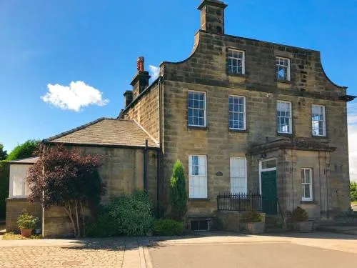 Carr View Hall Apt 4 Grade II Listed - Image 1