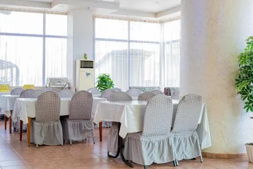 Turkestan Hotel - Image 1