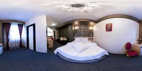 Hotel La Strada - Image 1