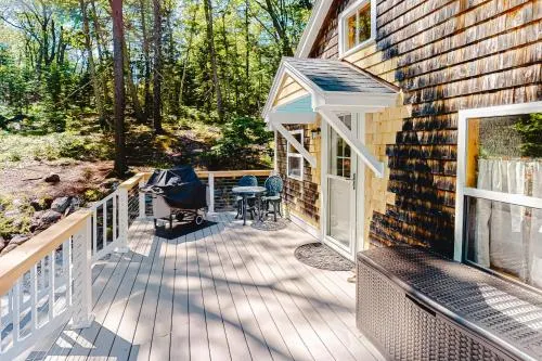 Settler`s Cottage - Image 1