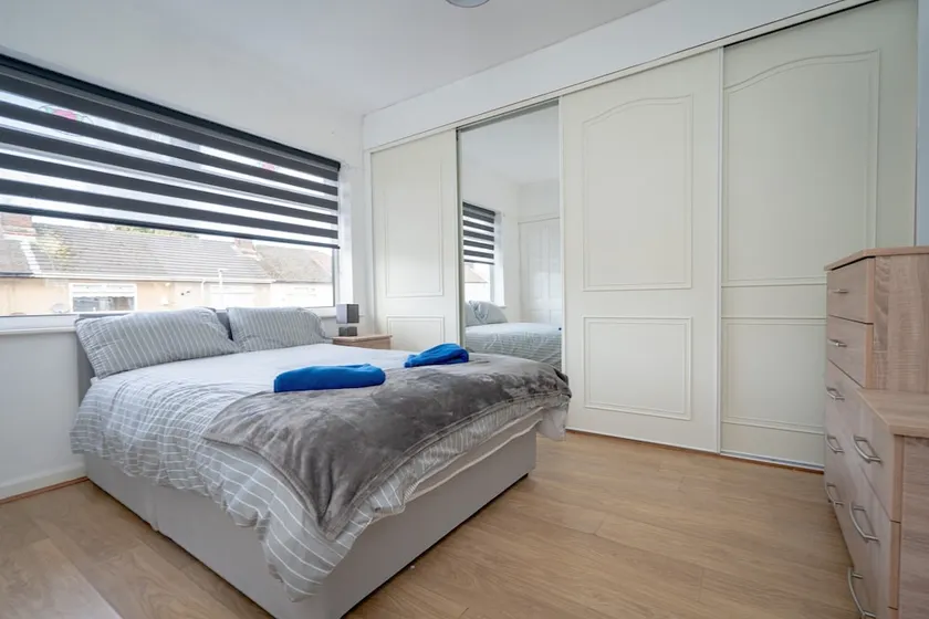 Modern 2-bed House Liverpool Close to Aintree Hosp - Image 1