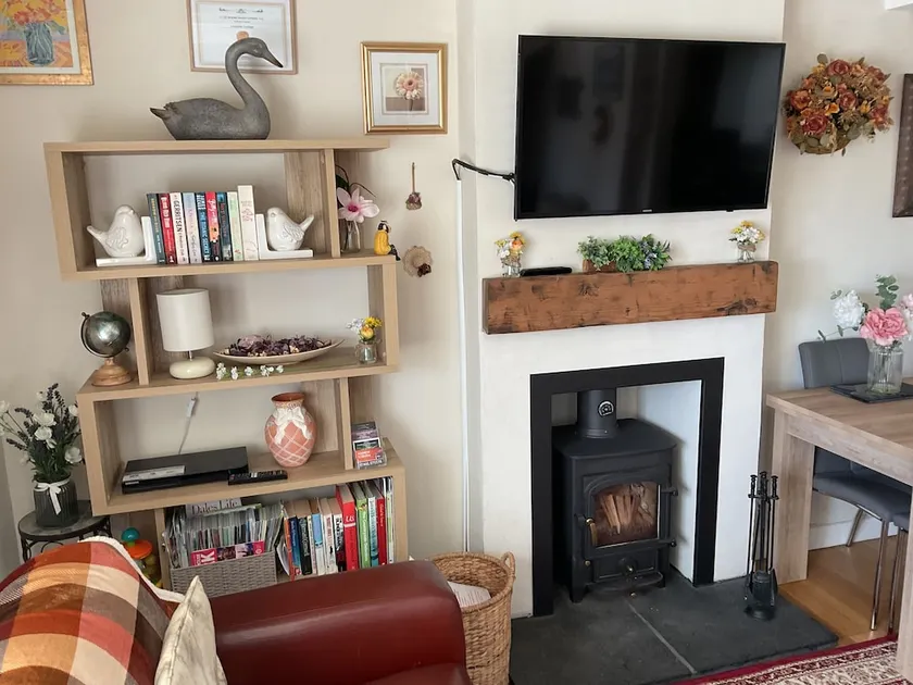 Beautiful 2-Bed Cottage in Grewelthorpe - Image 1