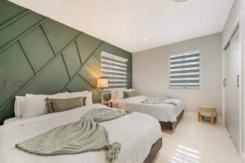 Peaceful Rental Retreat in Miami Jacuzzi BBQ L25 - Image 1