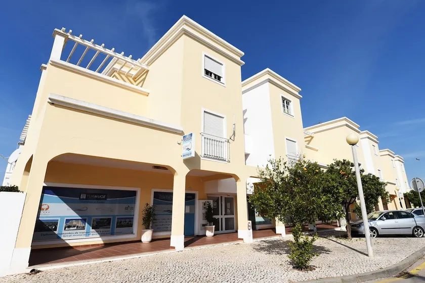 Altura Mar Apartamentos - Image 1
