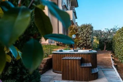 La Gardenia - Image 1