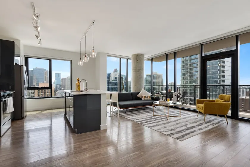 7min Walk to Mag Mile | 1133 sqft Apt w\/ Amenities - Image 1