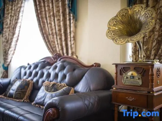 Yu Hill Hotel (Guilin Arctic Square) - Image 1
