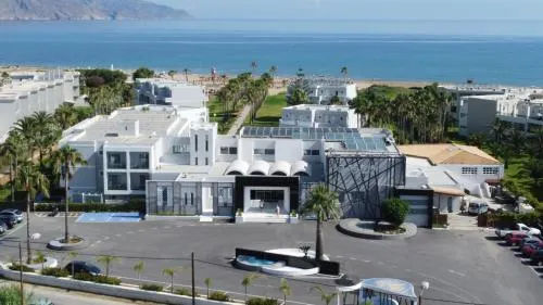 Delfina Beach - Image 1