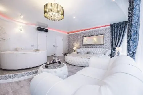 Supreme Jacuzzi Apartment - Image 1