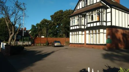 Queen Victoria Hotel - Image 1