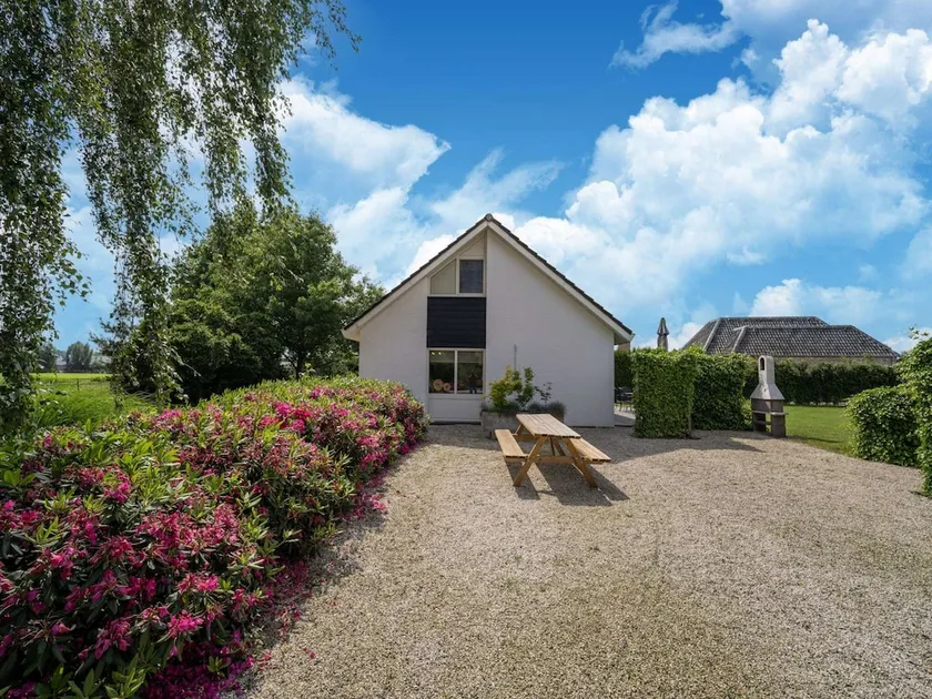 Cozy Holiday Home in Nistelrode With Garden - Image 1